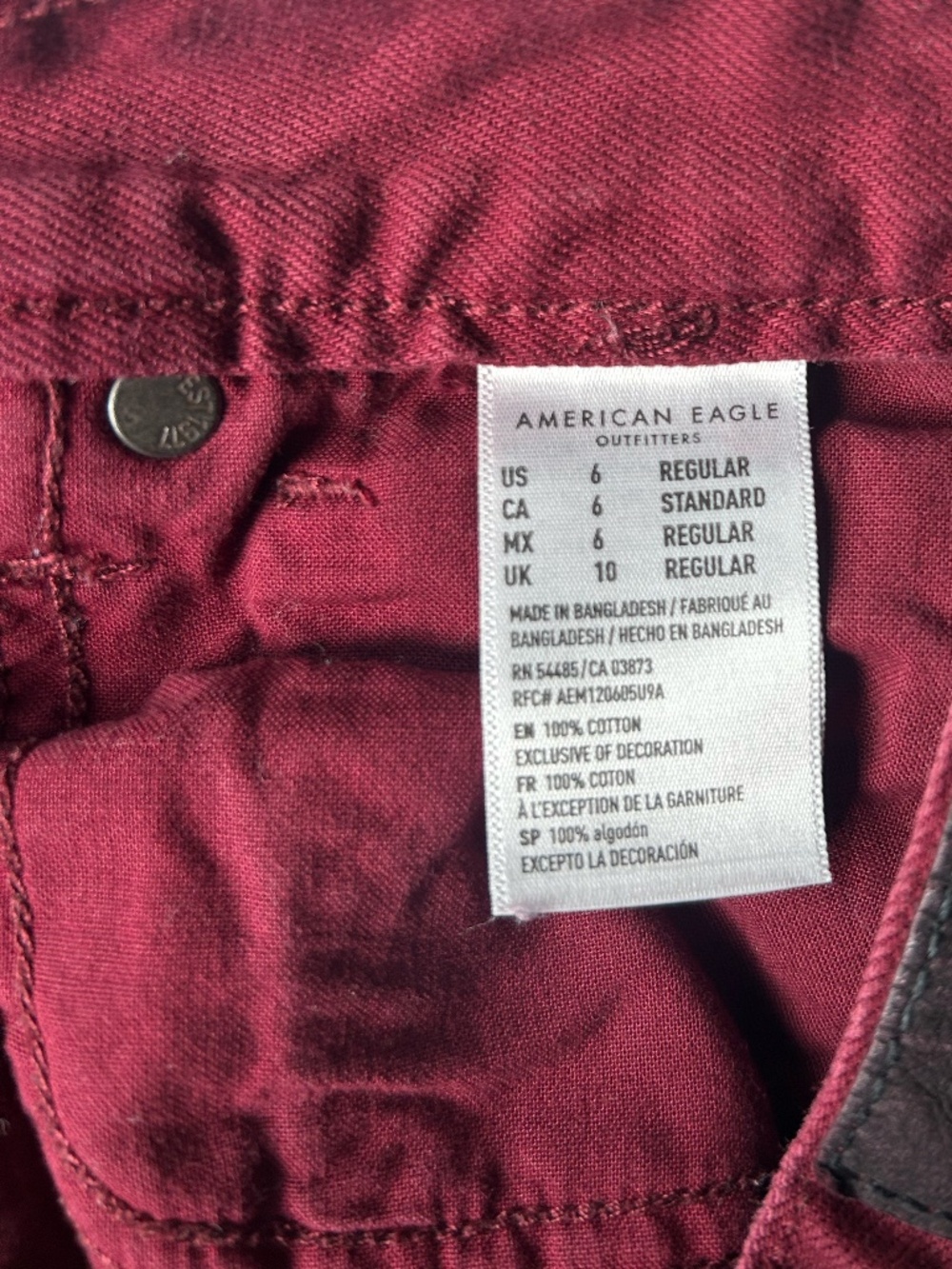 American Eagle Burgundy Distressed Mom Jeans 6 Regular - Picture 4 of 4